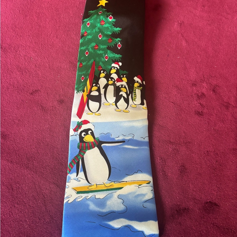 Nicole Miller of New York vintage, holiday, penguin men’s tie
